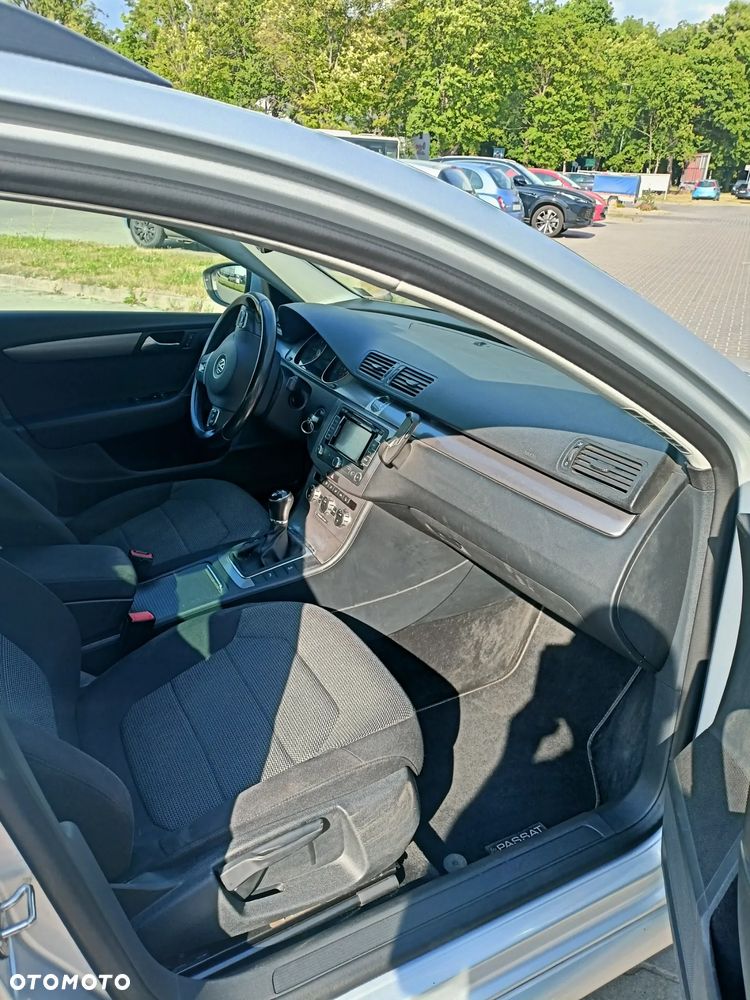 Volkswagen Passat - 10