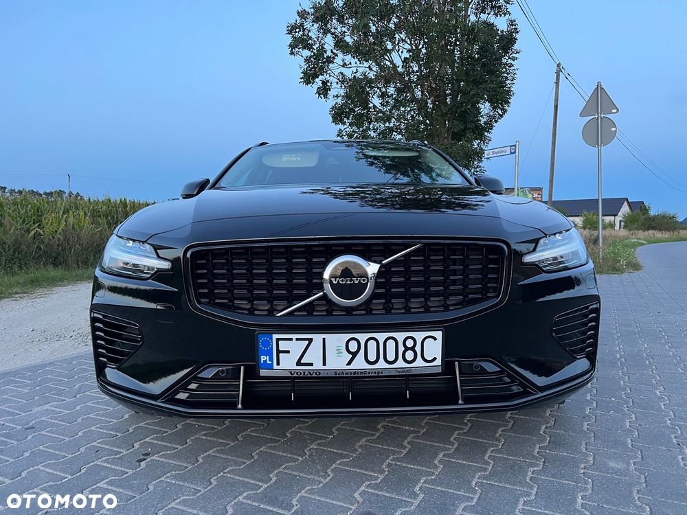 Volvo V60 B5 B AWD Plus Dark - 2