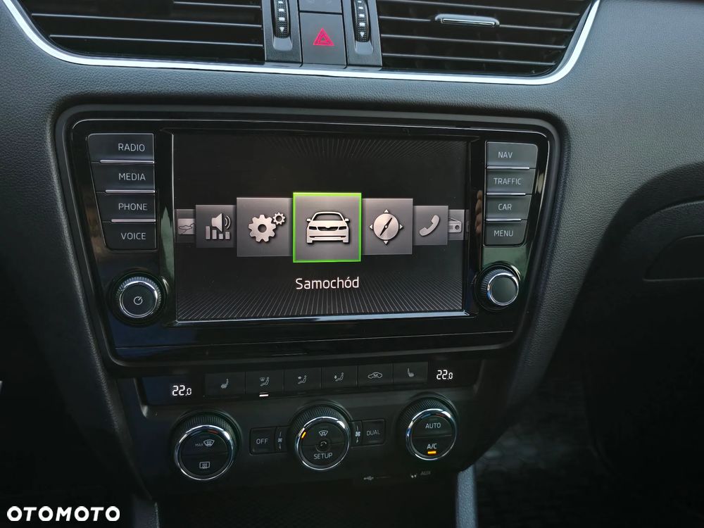 Skoda Octavia 2.0 TDI DSG RS - 23