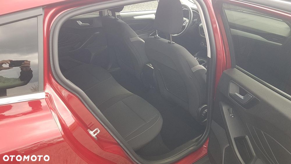 Ford Focus 1.0 EcoBoost Titanium Business - 30