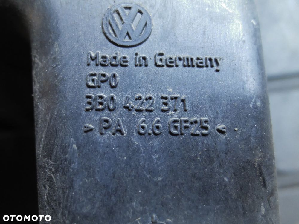 Zbiornik płynu wspomagania Passat B5 1.8 TURBO 3B0422371 - 2