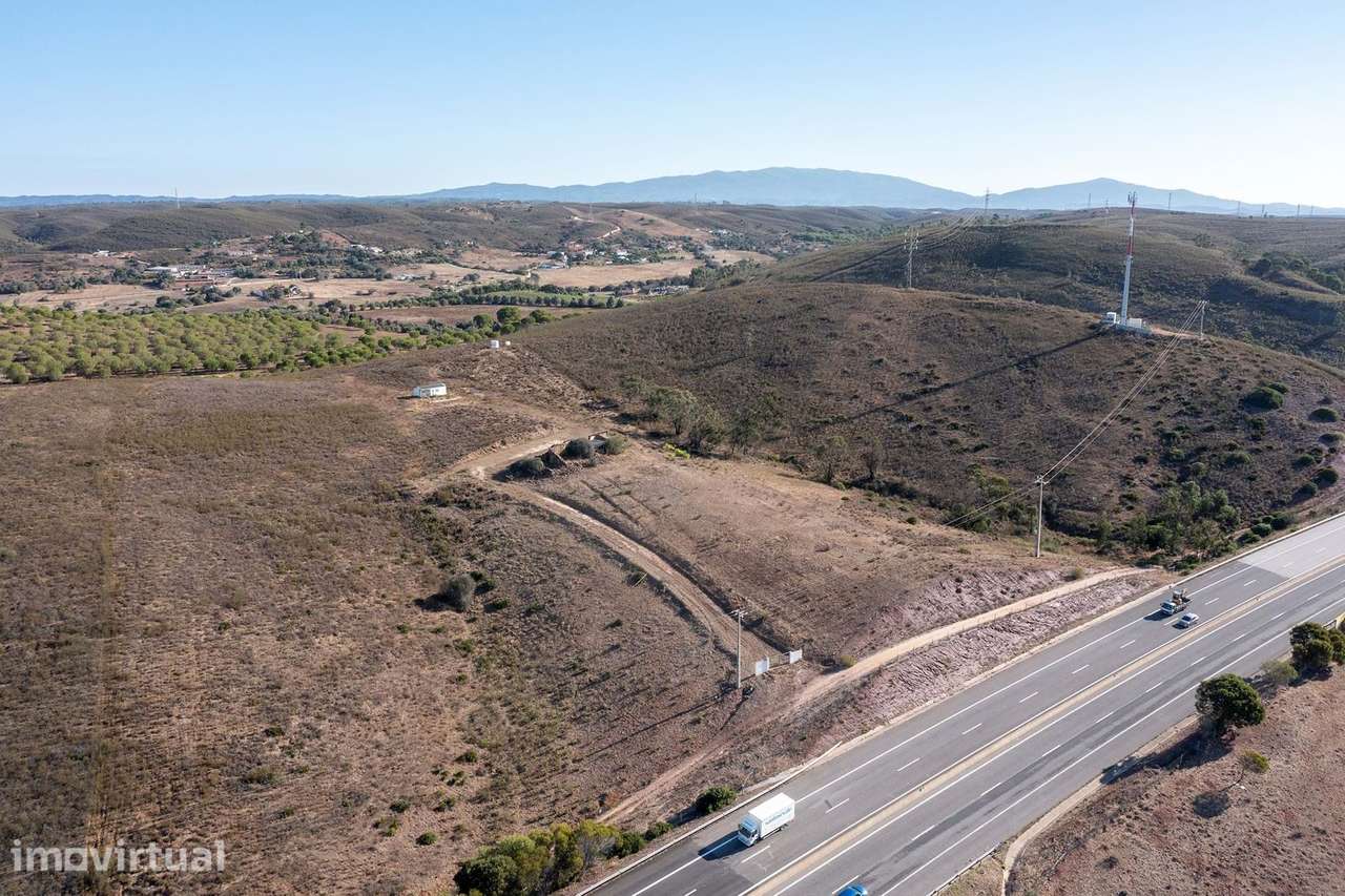TERRENO PARA CONSTRUÇÃO COM RUÍNA PARA VENDA EM LAGOS - Grande imagem: 3/9