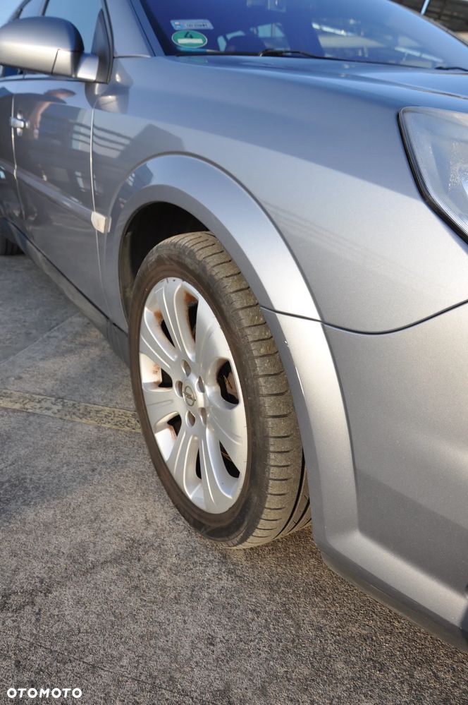 Opel Vectra 1.9 CDTI DPF Cosmo - 22