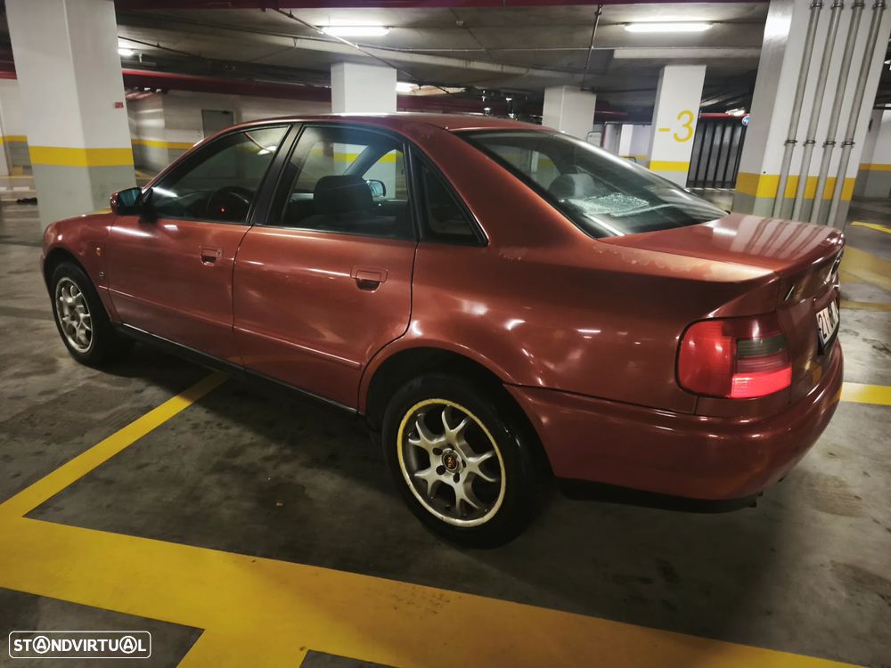 Audi A4 1.9 TDI Attraction EC - 24