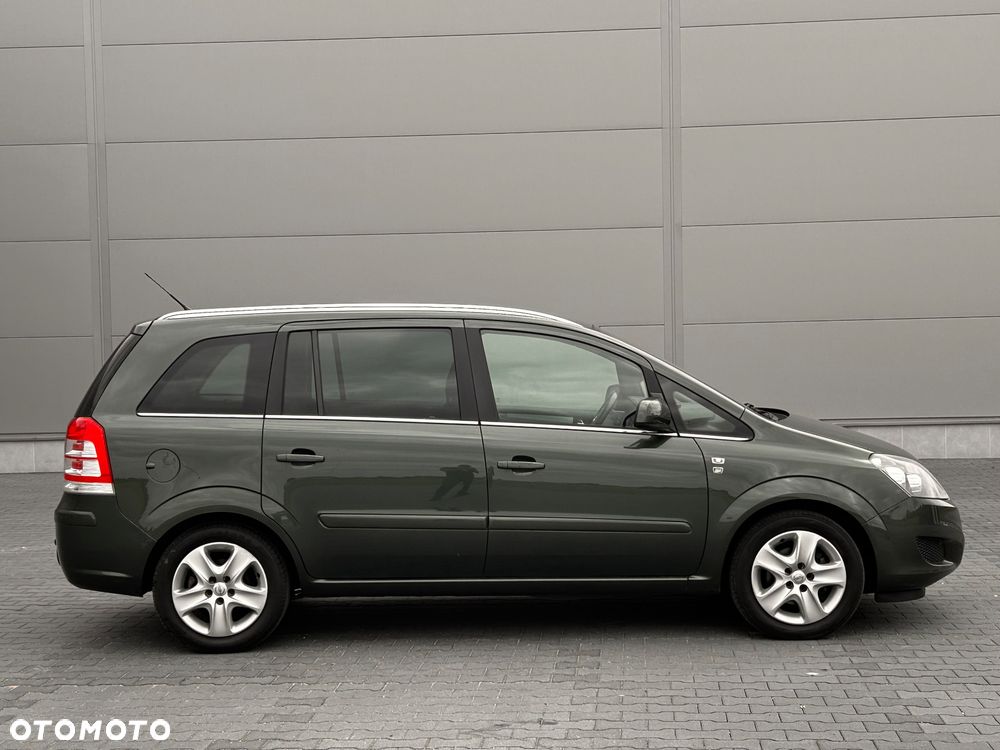 Opel Zafira 1.8 Cosmo - 22