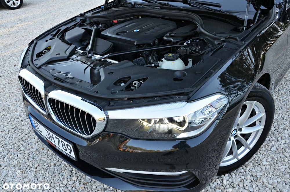 BMW Seria 5 520d Sport Line - 9