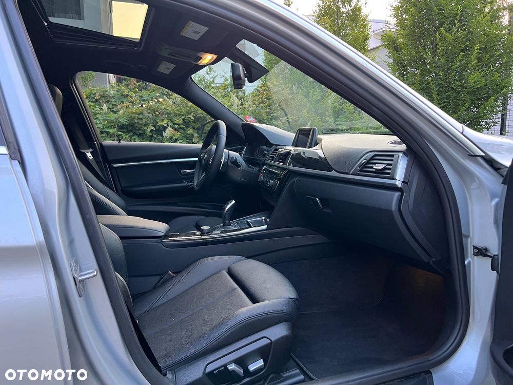 BMW Seria 3 330i - 13