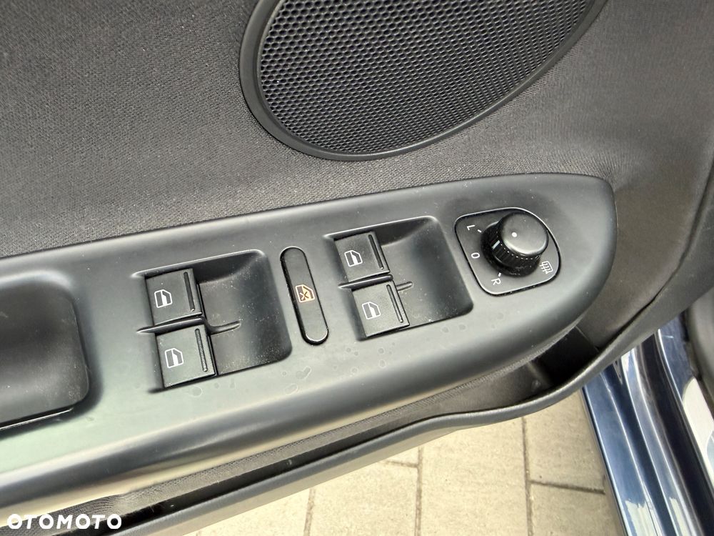 Volkswagen Golf Plus 1.6 TDI DPF DSG Life - 17