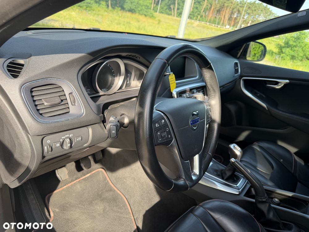 Volvo V40 T3 Ocean Race - 13