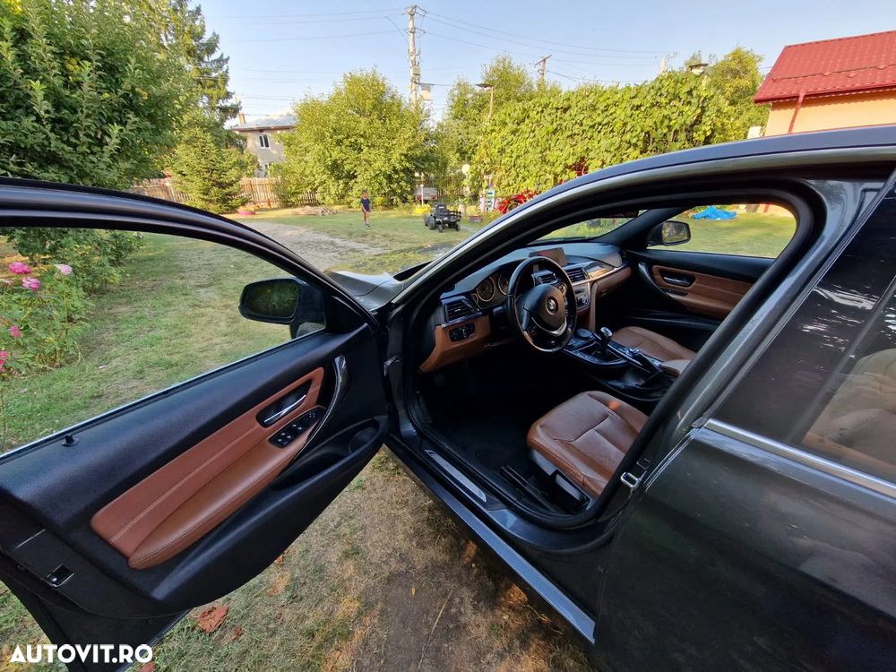 BMW Seria 3 318d Touring Luxury Line - 3