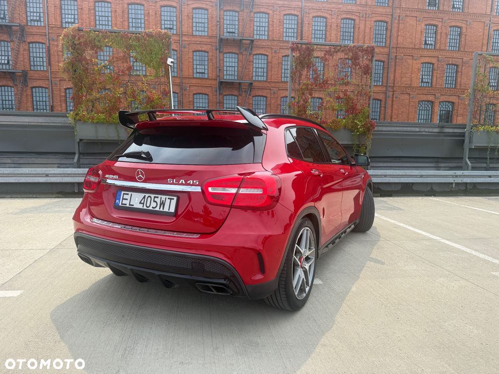 Mercedes-Benz GLA - 24