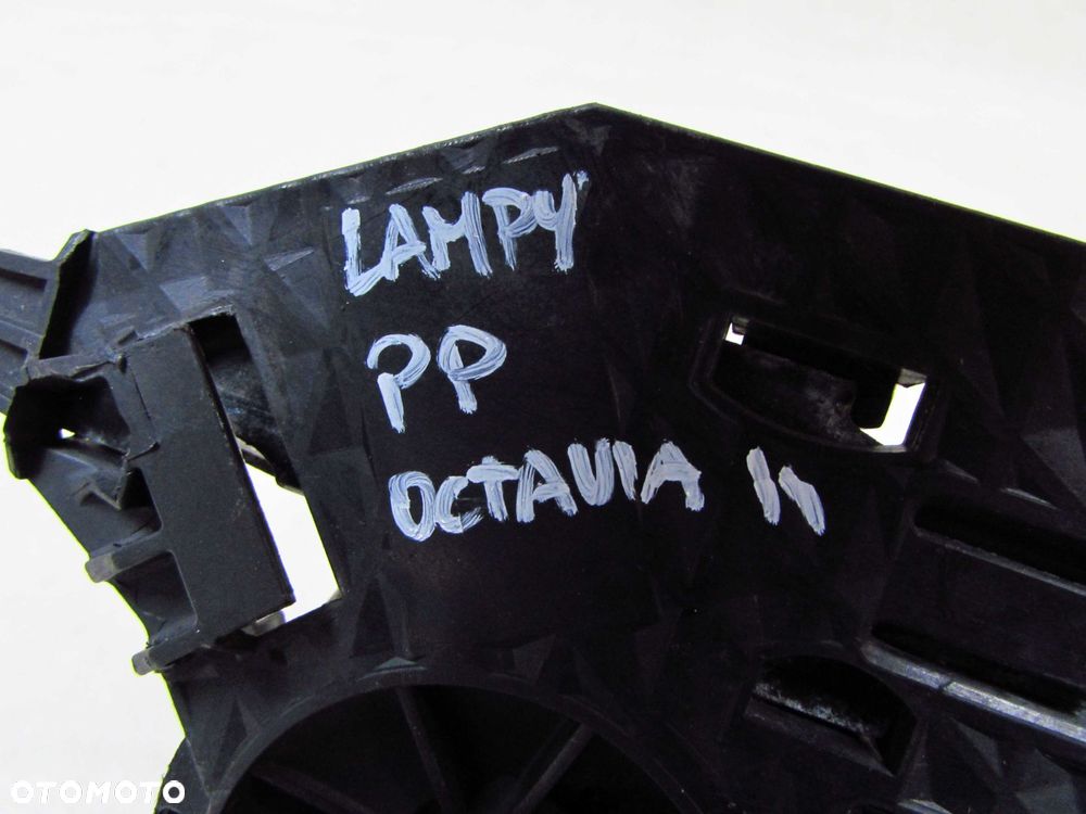 SKODA OCTAVIA II 04-08 SLIZG MOCOWANIA PLYTA LAMPY REFLEKTORA PRZOD PRAWY 1Z0941340 - 6