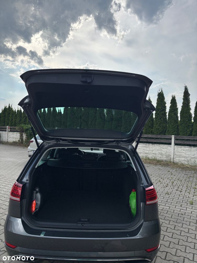 Volkswagen Golf Variant - 12