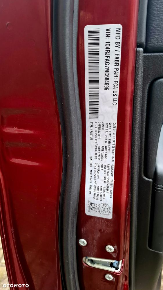 Jeep Grand Cherokee - 24