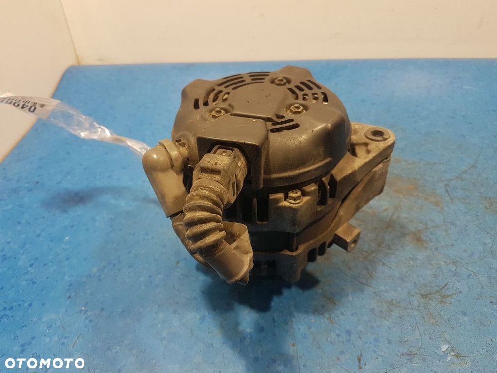 TOYOTA COROLLA VERSO ALTERNATOR - 11