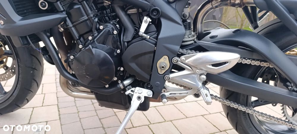 Triumph Street Triple - 37
