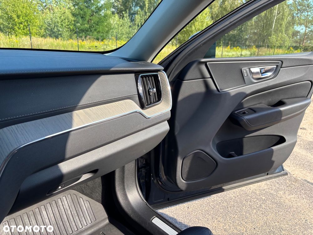 Volvo XC 60 B4 D AWD Inscription - 20