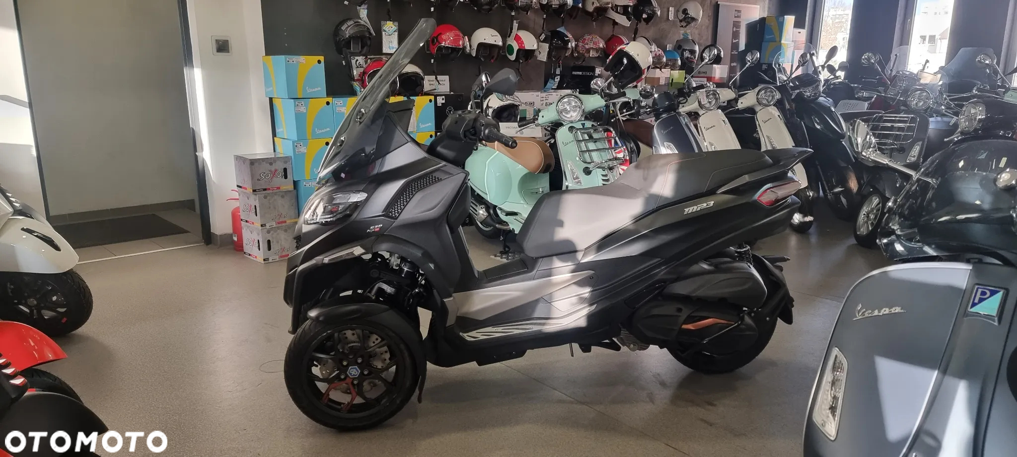 Piaggio MP-3 - 3