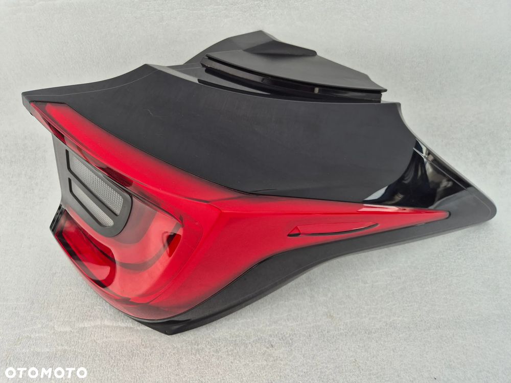 Lampa prawy tył prawa tylna Toyota Yaris IV 4 - 2