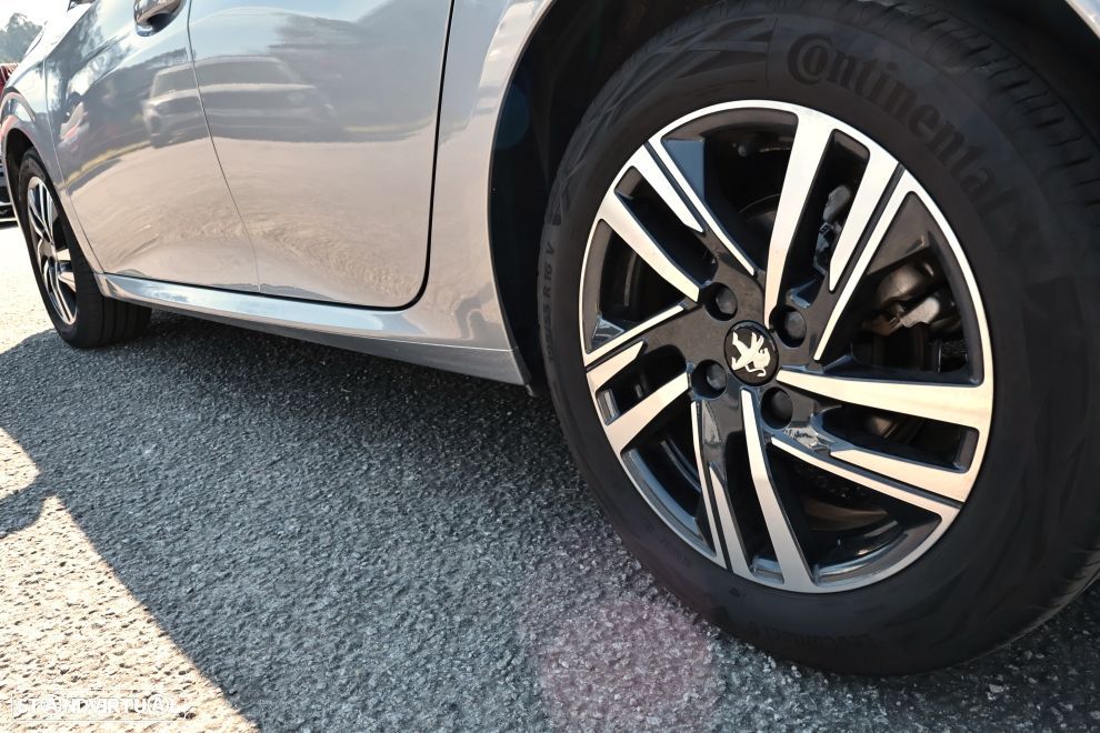 Peugeot 208 1.2 PureTech Allure - 12