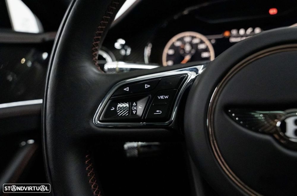 Bentley Flying Spur V8 Mulliner - 40