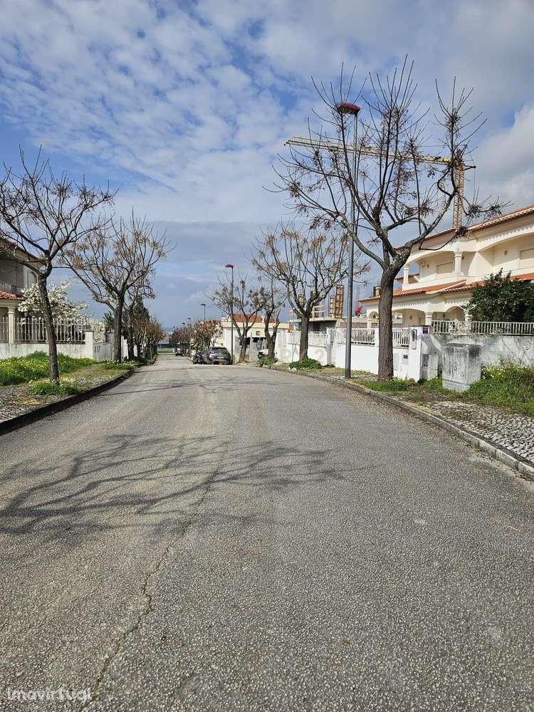 Terreno Urbano com 724 m² para Construção | Meia Via – Torres Novas - Grande imagem: 5/5