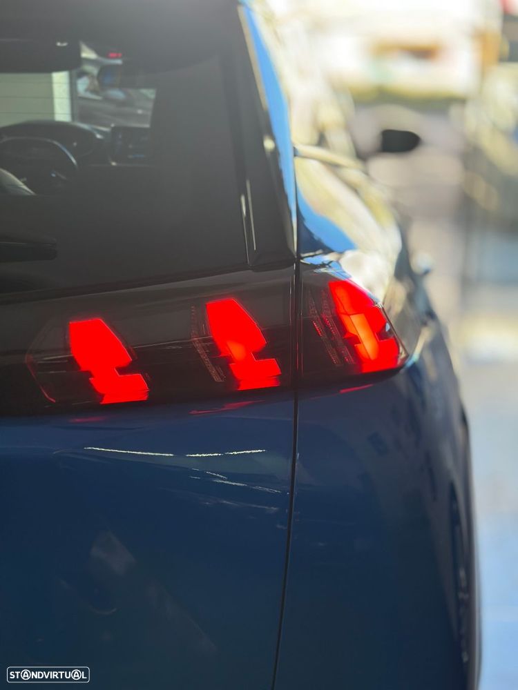 Peugeot 2008 1.2 PureTech Allure - 18