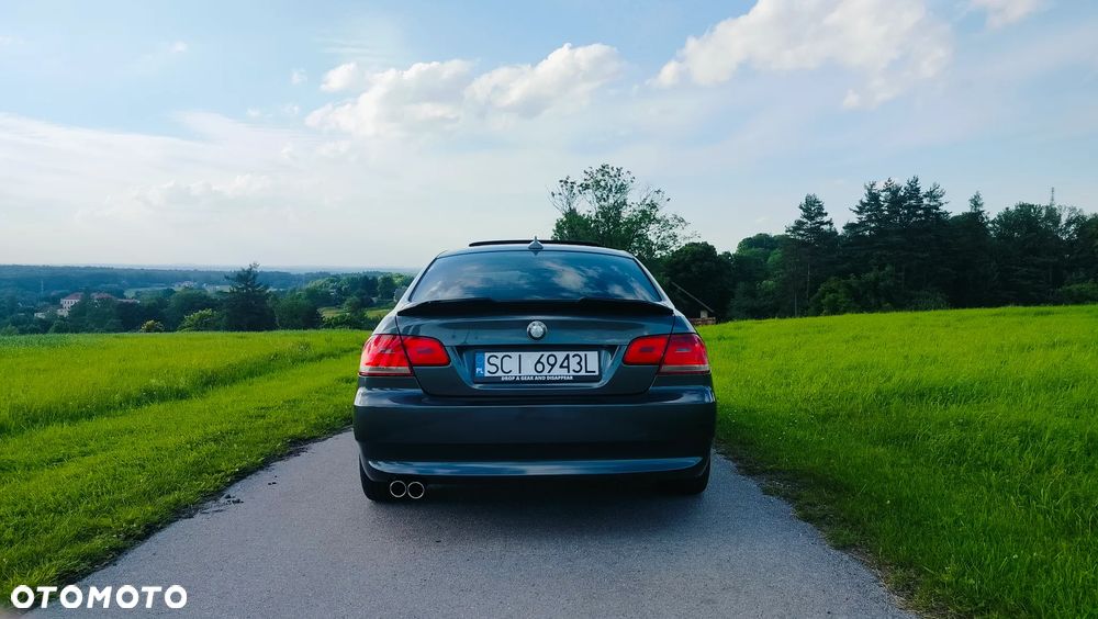 BMW Seria 3 330i - 4