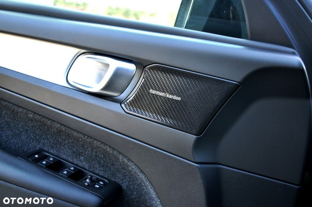 Volvo XC 40 D3 Momentum Pro - 21