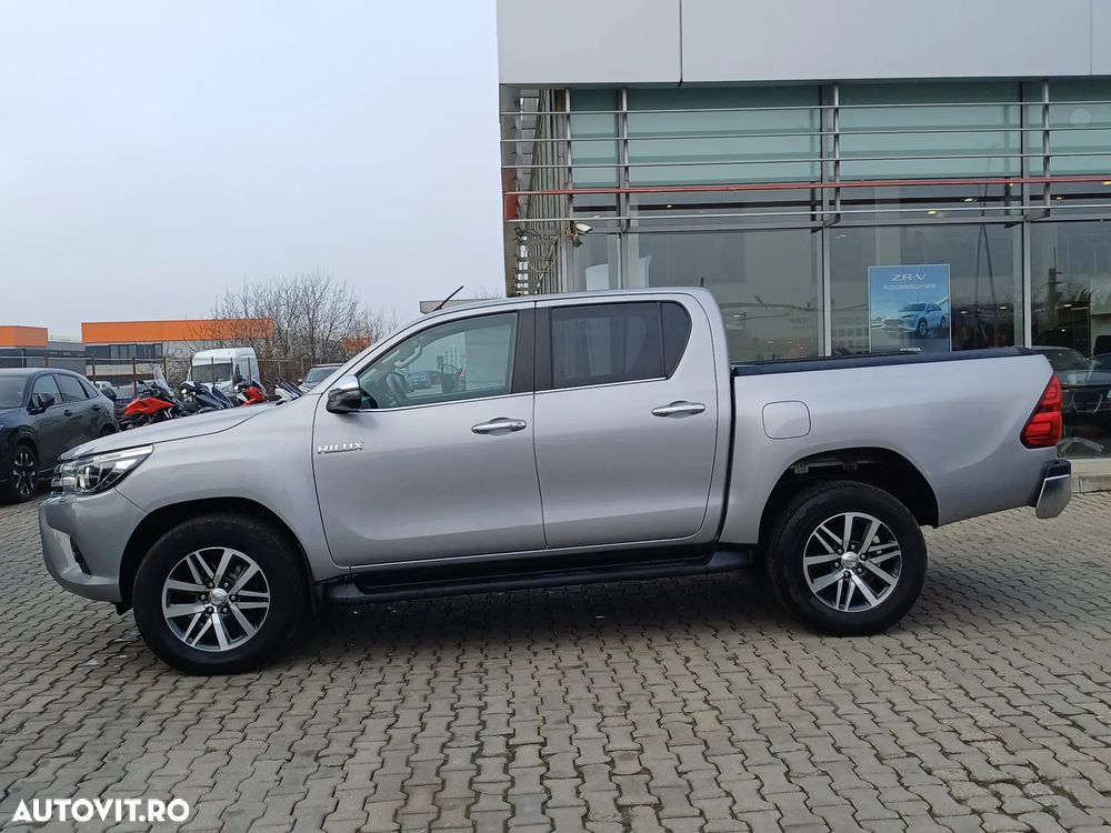 Toyota Hilux 4x4 Double Cab A/T Invincible - 4