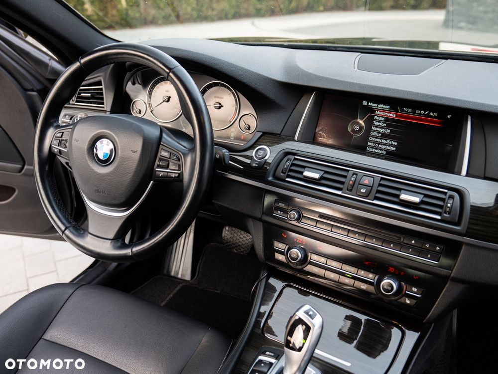 BMW Seria 5 520d xDrive Sport Line - 29