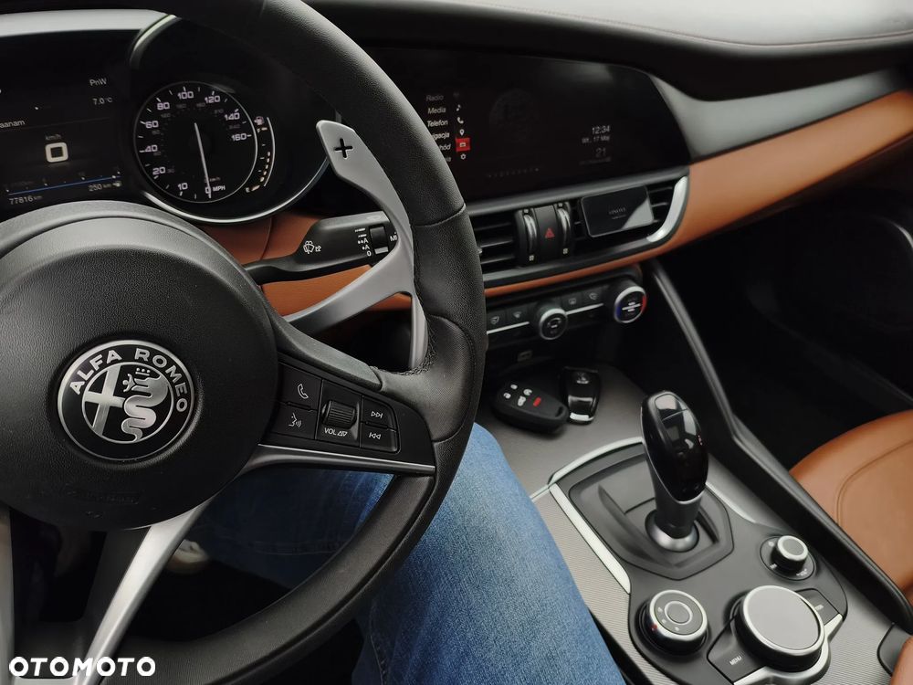 Alfa Romeo Giulia 2.0 Turbo 16V AT8-Q4 Competizione - 28