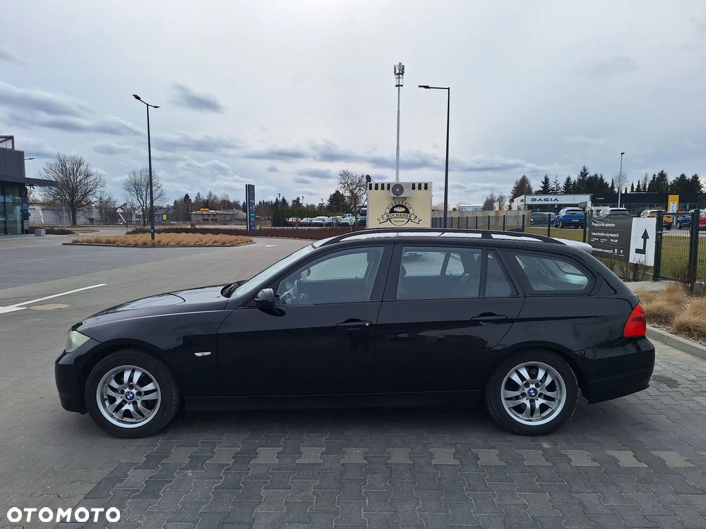 BMW Seria 3 318i - 4