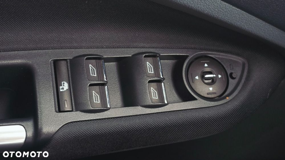 Ford Grand C-MAX - 24