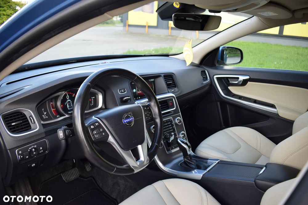 Volvo V60 D4 Geartronic Summum - 21