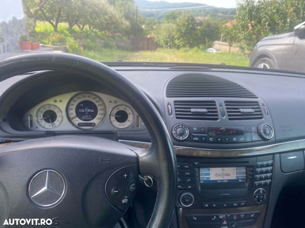 Mercedes-Benz E - 5