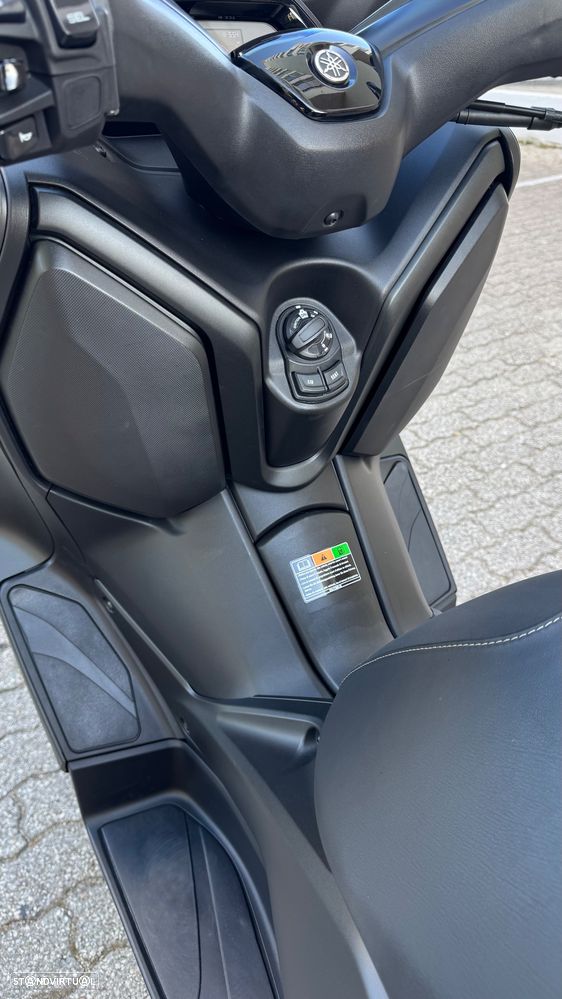 Yamaha X-Max - 9