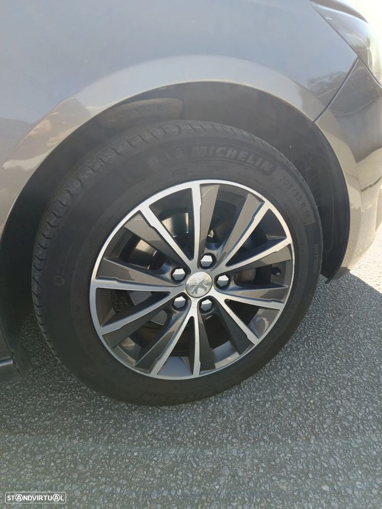 Peugeot 308 SW 1.6 e-HDi Allure - 25