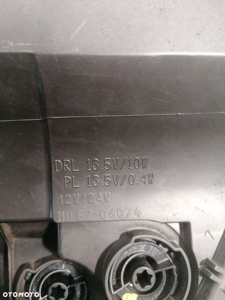 LAMPA LEWA PRZEDNIA PRZÓD PEUGEOT 5008 I - 3