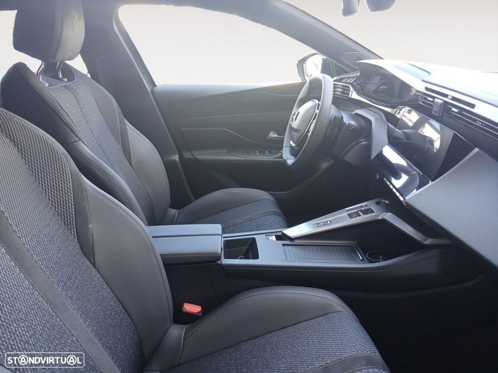 Peugeot E-408 58 kWh GT - 13
