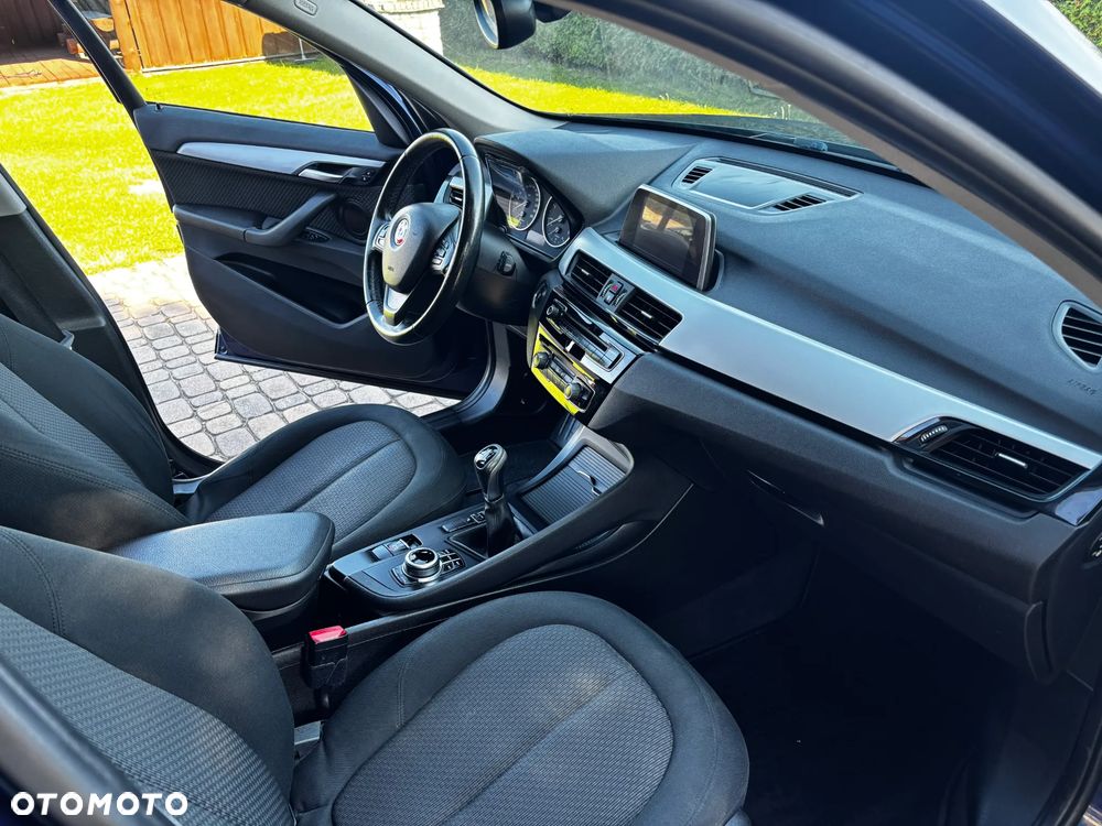 BMW X1 sDrive16d - 12