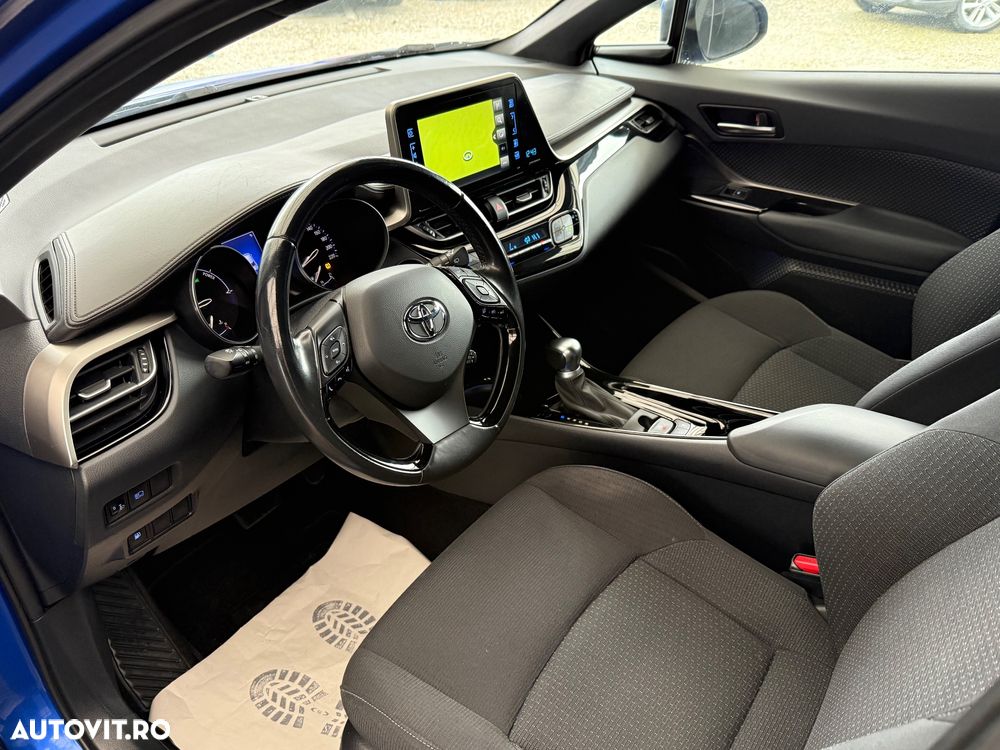 Toyota C-HR Hybrid Style Selection - 4