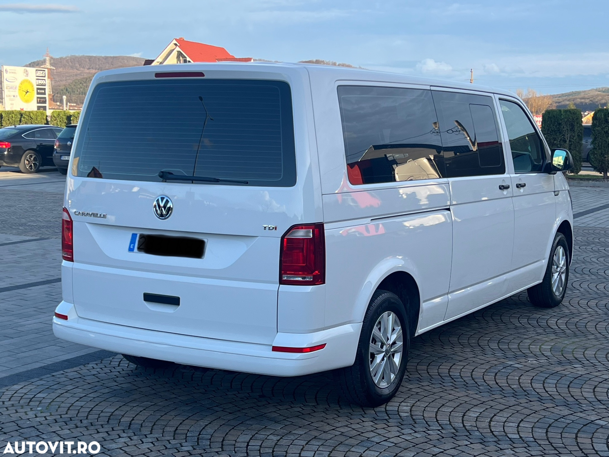 Volkswagen Caravelle - 4