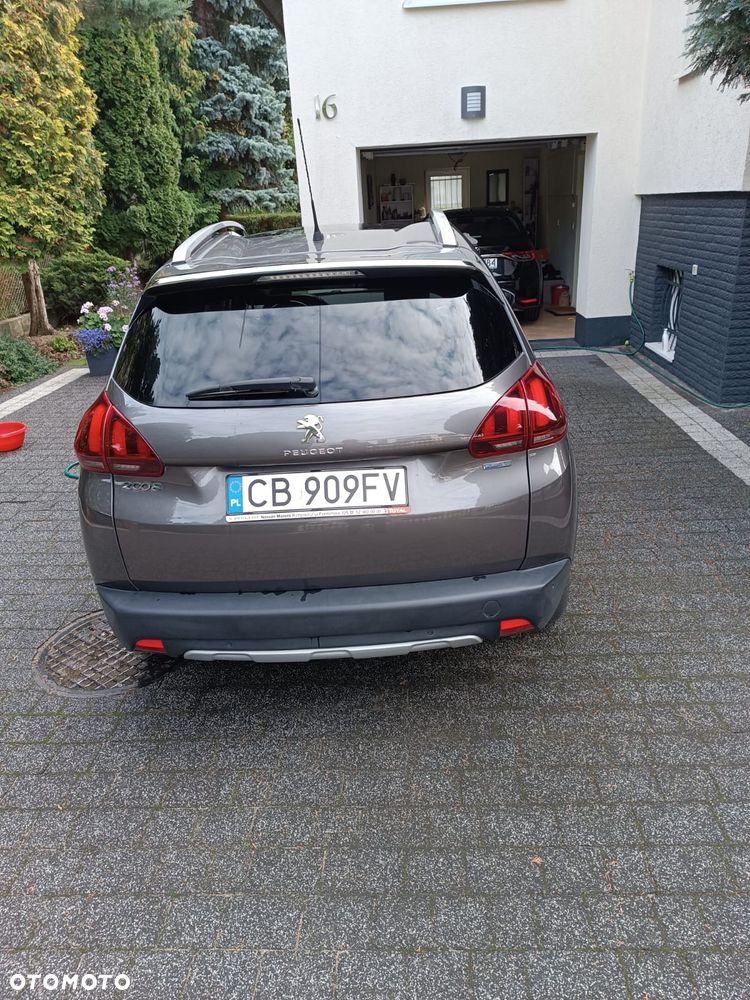 Peugeot 2008 1.2 Pure Tech Allure S&S - 2