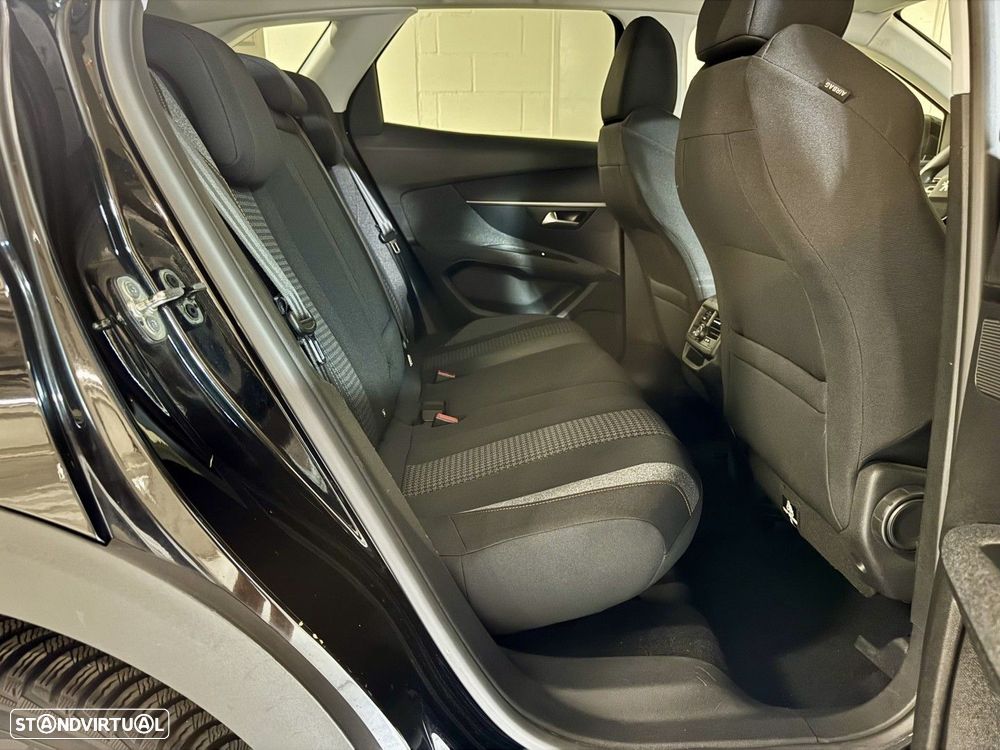Peugeot 3008 1.2 PureTech Allure EAT8 — fotografia 36