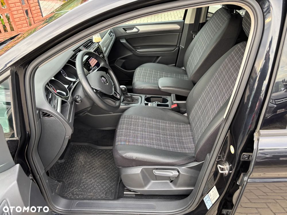 Volkswagen Touran - 21