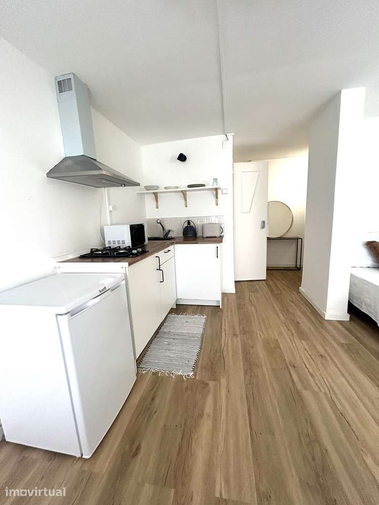 T1 com 33m², mobiliário e localização central - Grande imagem: 2/11