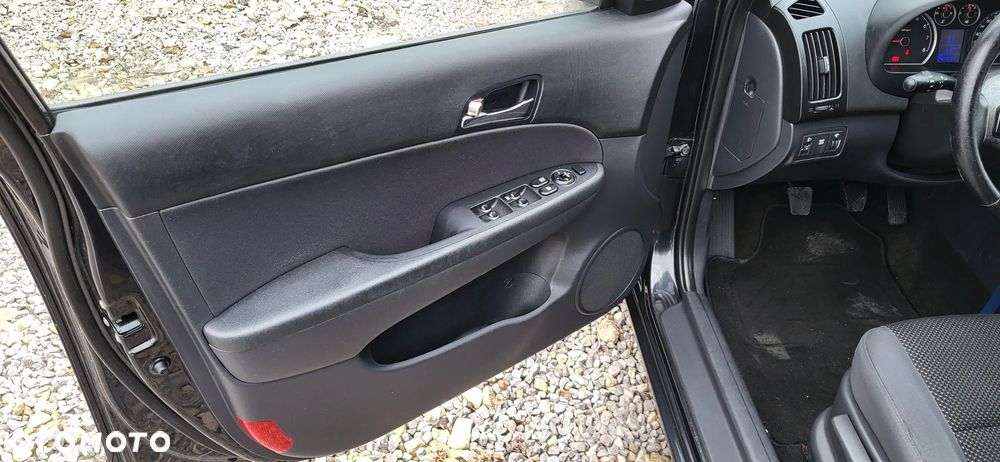 Hyundai i30 1.6 blue Comfort - 11