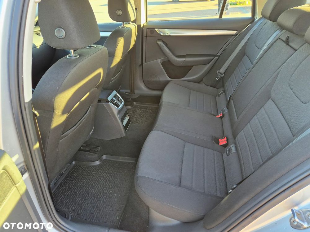 Skoda Octavia 2.0 TDI Style DSG - 24