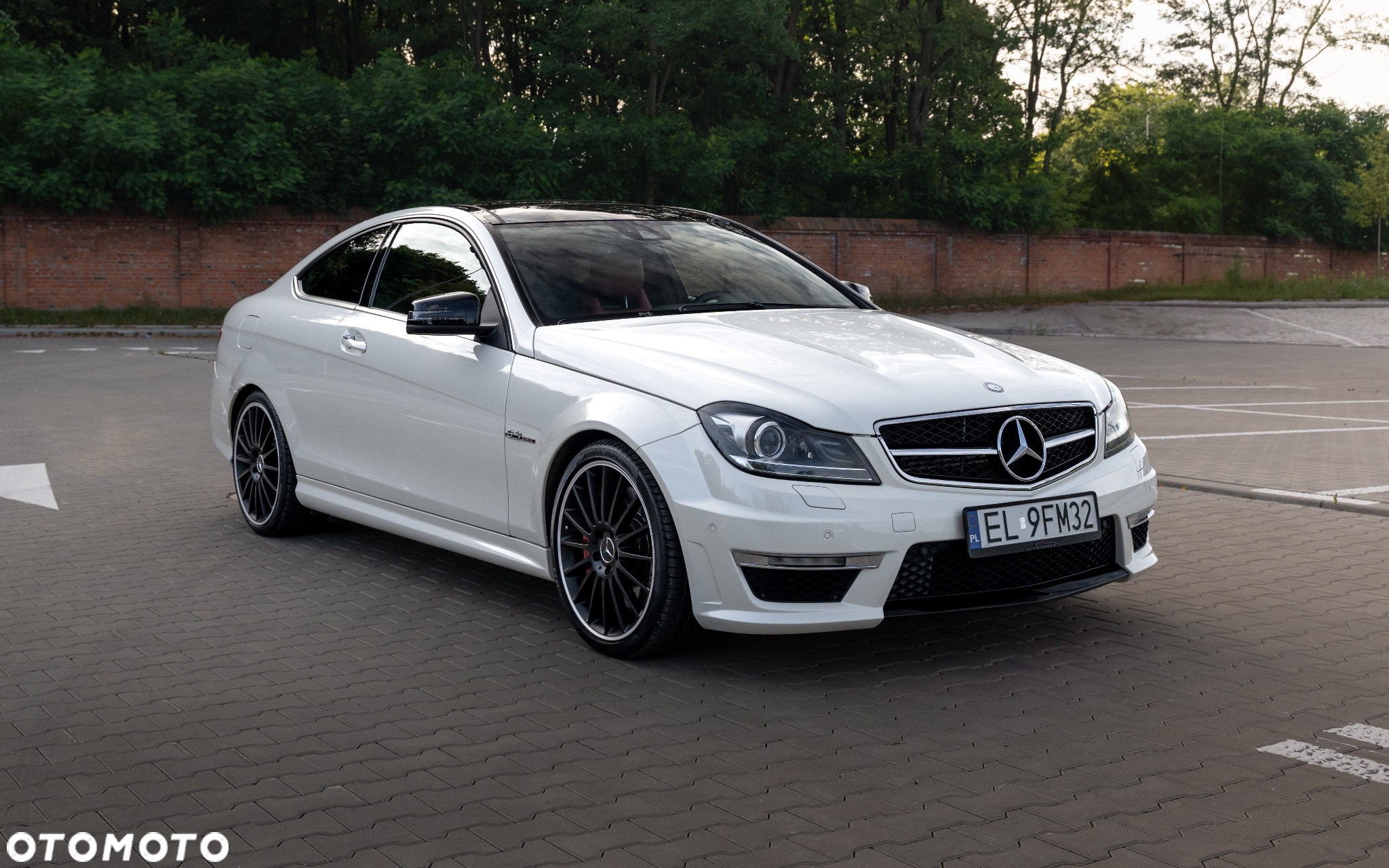 Mercedes-Benz Klasa C 63 AMG Coupe AMG SPEEDSHIFT MCT AMG Performance Package - 2